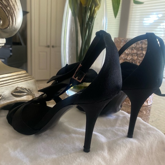 Elman Venezia Black Satin Orchid Evening Stiletto - Picture 10 of 14